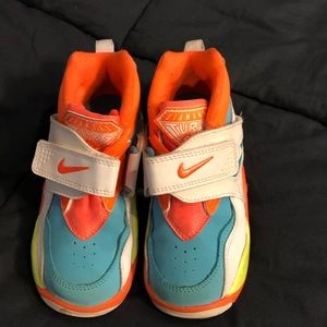 Nike Diamond Turf shoes